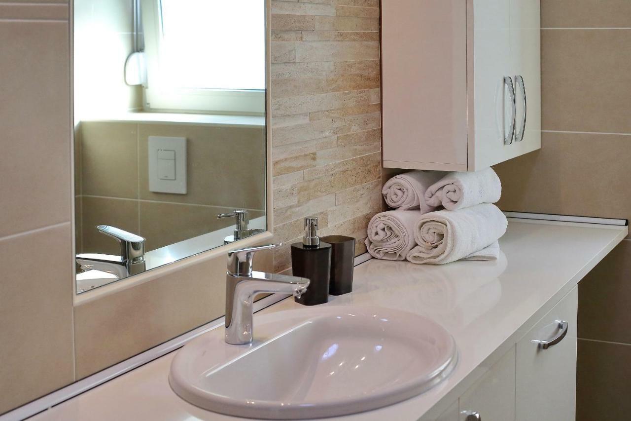 Luxury Apartments Sikiric_2 With Fantastic View On The Sea Bibinje Εξωτερικό φωτογραφία
